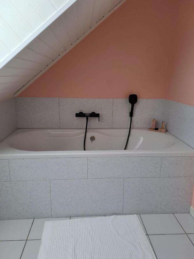 Le Louis Vakantiehuis Lanaken Ngoại thất bức ảnh